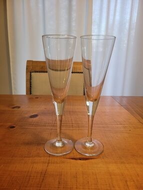 Set Of 2 Glass Conical Champagne Flutes Mimosa Sparkling Wine Glasses Stemmed